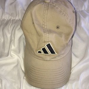Adidas tan logo hat